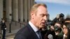 El secretario de Defensa interino, Pat Shanahan, habla con la prensa mientras espera la llegada del secretario general de la OTAN, Jens Stoltenberg, en el Pentágono, el lunes 28 de enero de 2019 en Washington. (AP Foto/Alex Brandon)