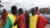 Des supporters du Mali dans les rues de Port-Gentil avant le match du groupe D, au Gabon, le 16 janvier 2017. (VOA/ Timothée Donangmaye)