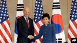 拜登会晤韩国总统朴槿惠