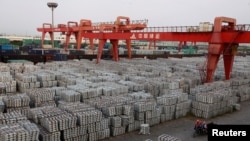 美国与中国货物贸易赤字6月涨幅3.1%，达326亿美元