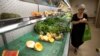 Los precios de los alimentos en los supermercados de Venezuela aumentan día a día según se quejan los ciudadanos.